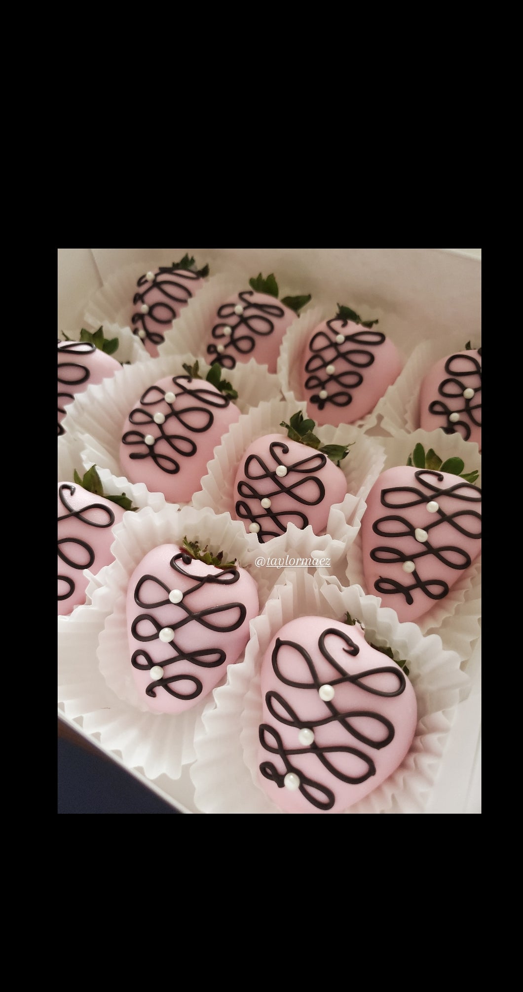 Pink Swirl Chocolate Covered Strawberry Box