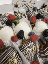 Load image into Gallery viewer, Valentine Strawberry Box
